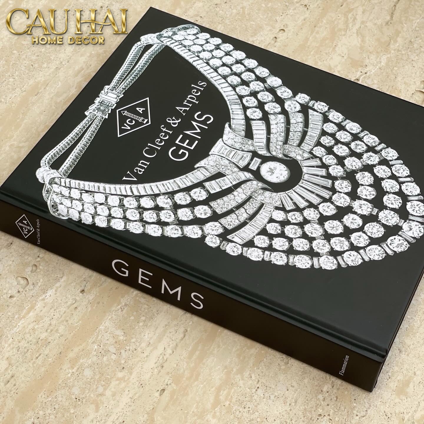 Sách Fashion Runway Van Cleef & Arpels Gems. 24.5x29.5x3.5-SÁCH TRANG TRÍ-CẬU HAI HOME DECOR