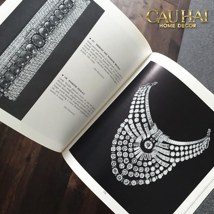 Sách Fashion Runway Van Cleef & Arpels Gems. 24.5x29.5x3.5-CẬU HAI HOME DECOR