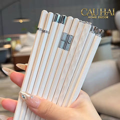 Set 5 Đôi Đũa Sợi Thuỷ Tinh Opal Platinum Monochrome PET Chopsticks 24cm-CẬU HAI HOME DECOR