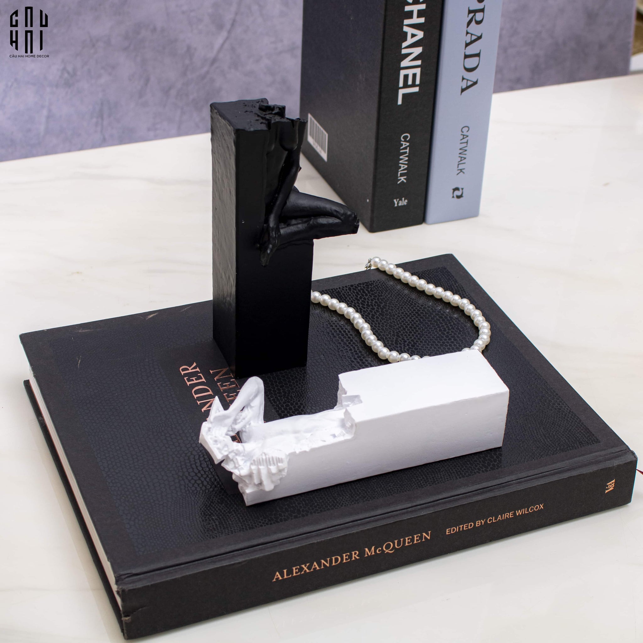 SET CHẶN SÁCH BLACK & WHITE-CẬU HAI HOME DECOR