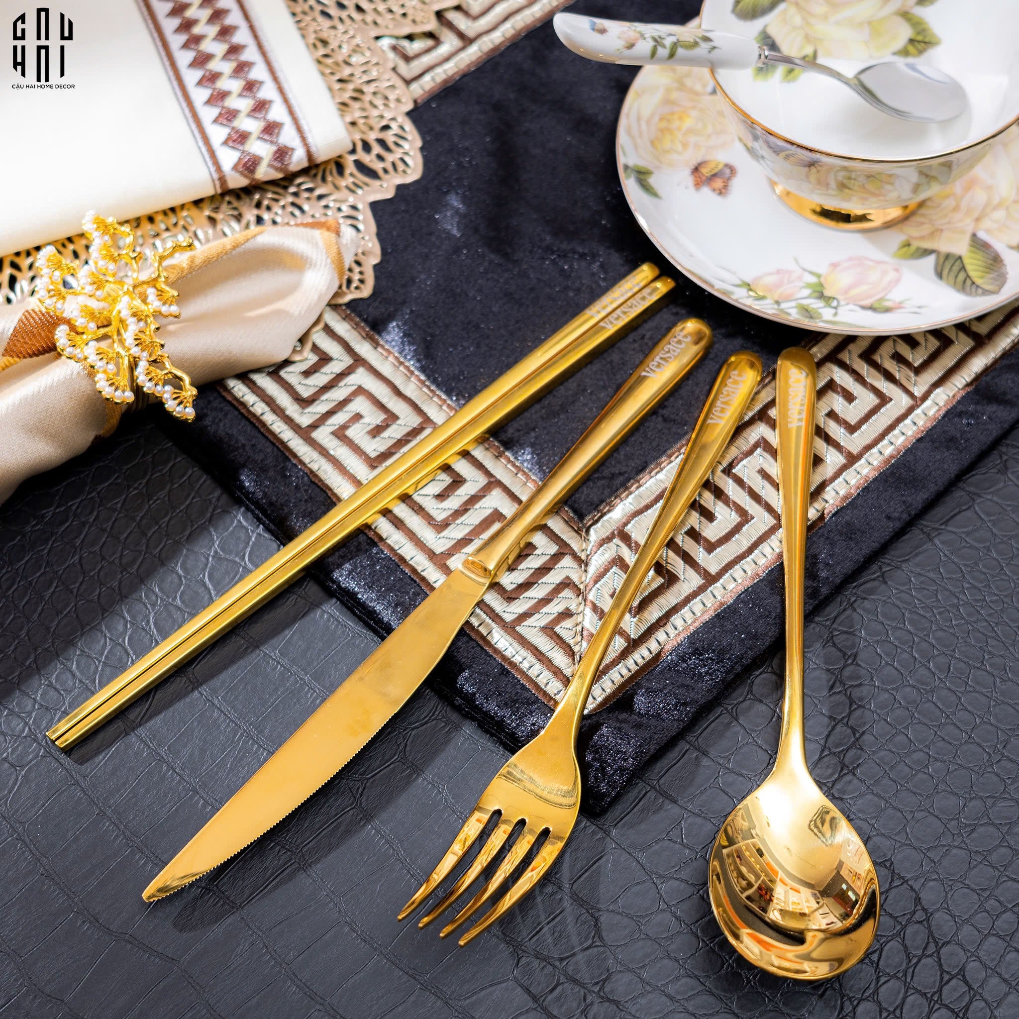 SET DAO NĨA VERSACE - SET CUTLERY VERSACE 4PCS SS25-CẬU HAI HOME DECOR
