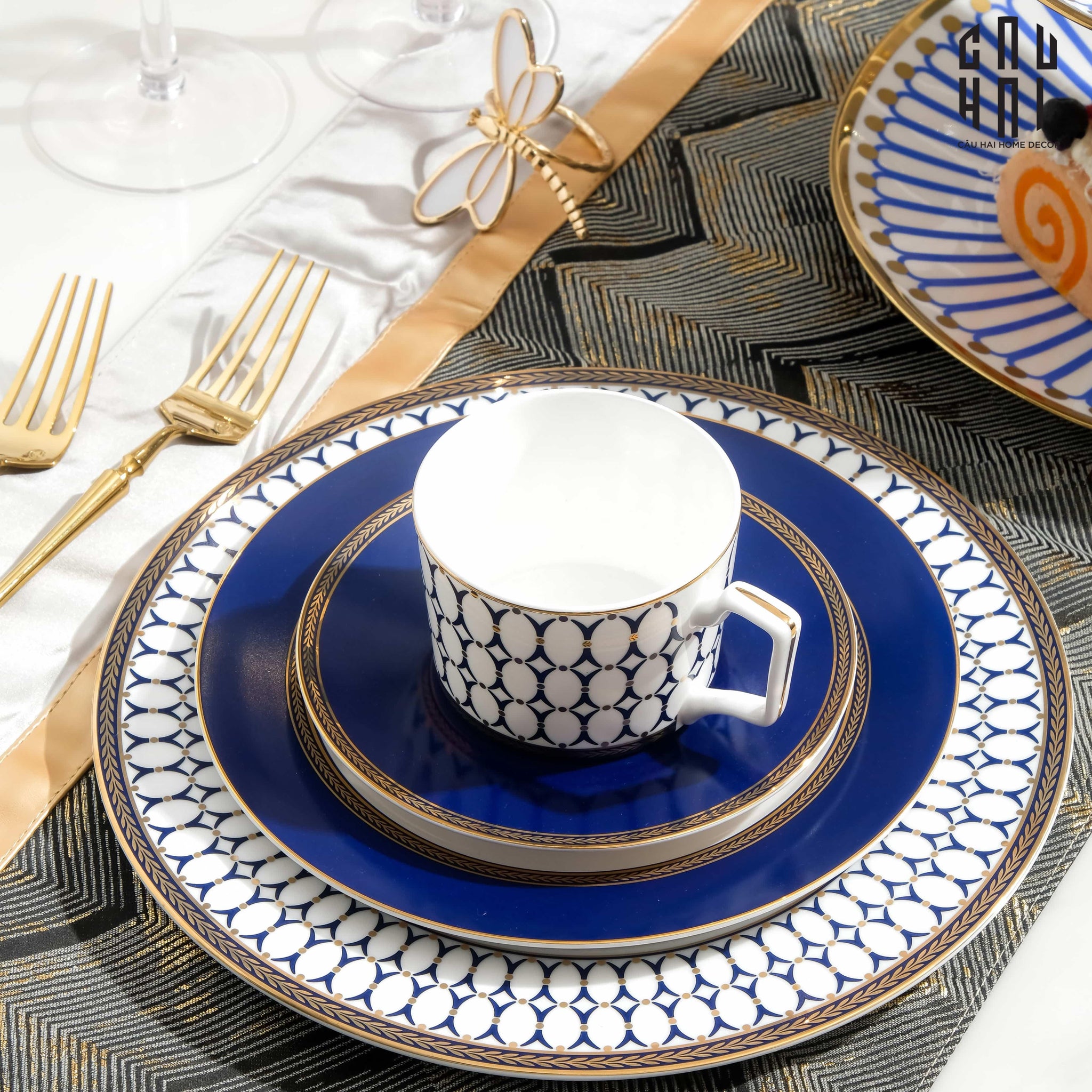 set-dia-ban-tiec-au-ogilvy-banquet-plates-4-pcs-elegance-cobalt-blue-dinnerware-sets-set-chen-dia-cau-hai-home-decor-2 - CẬU HAI HOME DECOR