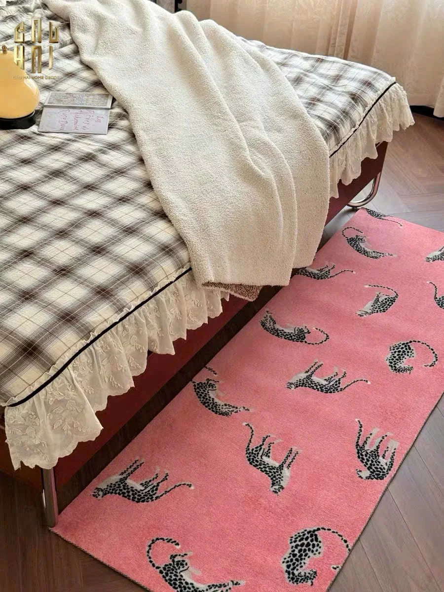 THẢM BED SỢI POLY PLUSH™ 80X160 PINK PANTHER-CẬU HAI HOME DECOR
