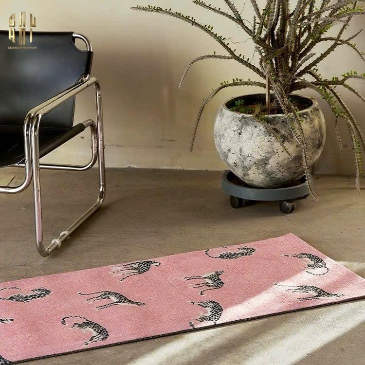 THẢM BED SỢI POLY PLUSH™ 80X160 PINK PANTHER-CẬU HAI HOME DECOR