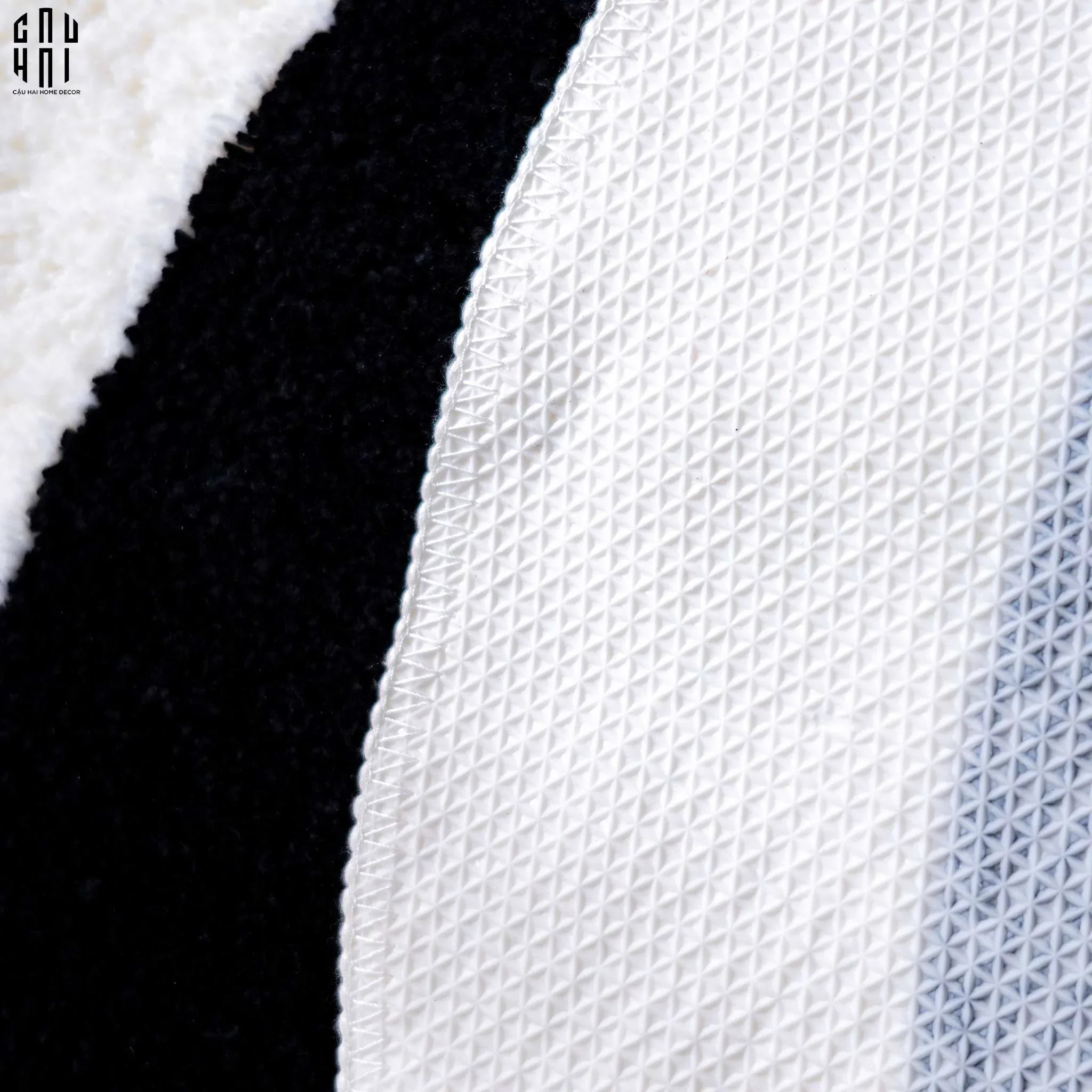 THẢM CỬA LÔNG DỆT - D80 LOUIS V - WHITE-CẬU HAI HOME DECOR