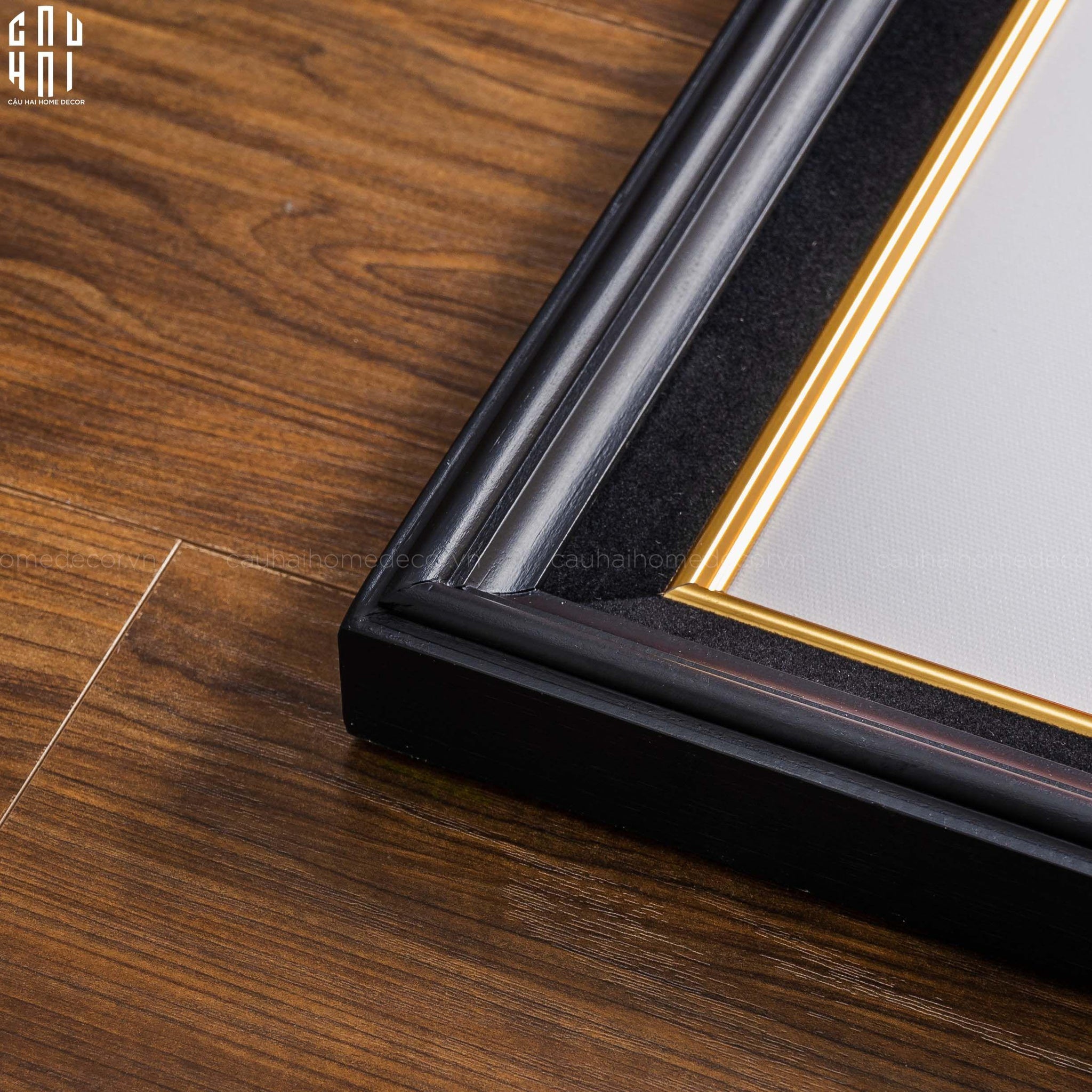 TRANH CANVAS SEABISCUIT 97X97CM - KHUNG GỖ BỌC NHUNG-CẬU HAI HOME DECOR