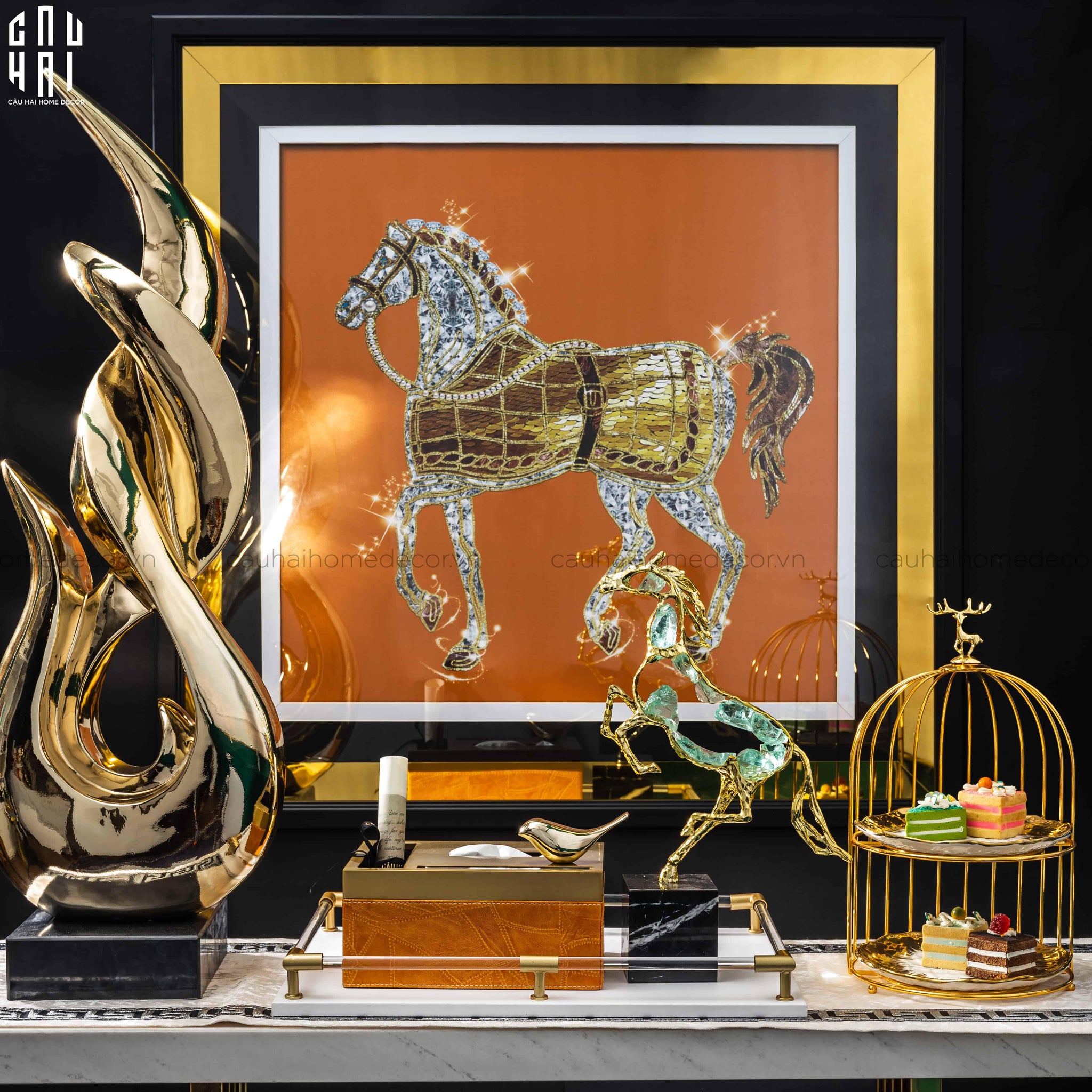 TRANH CANVAS TREO TƯỜNG H CHEVAL BLING BLING 95X95CM - KHUNG GỖ CÓ KÍNH-CẬU HAI HOME DECOR