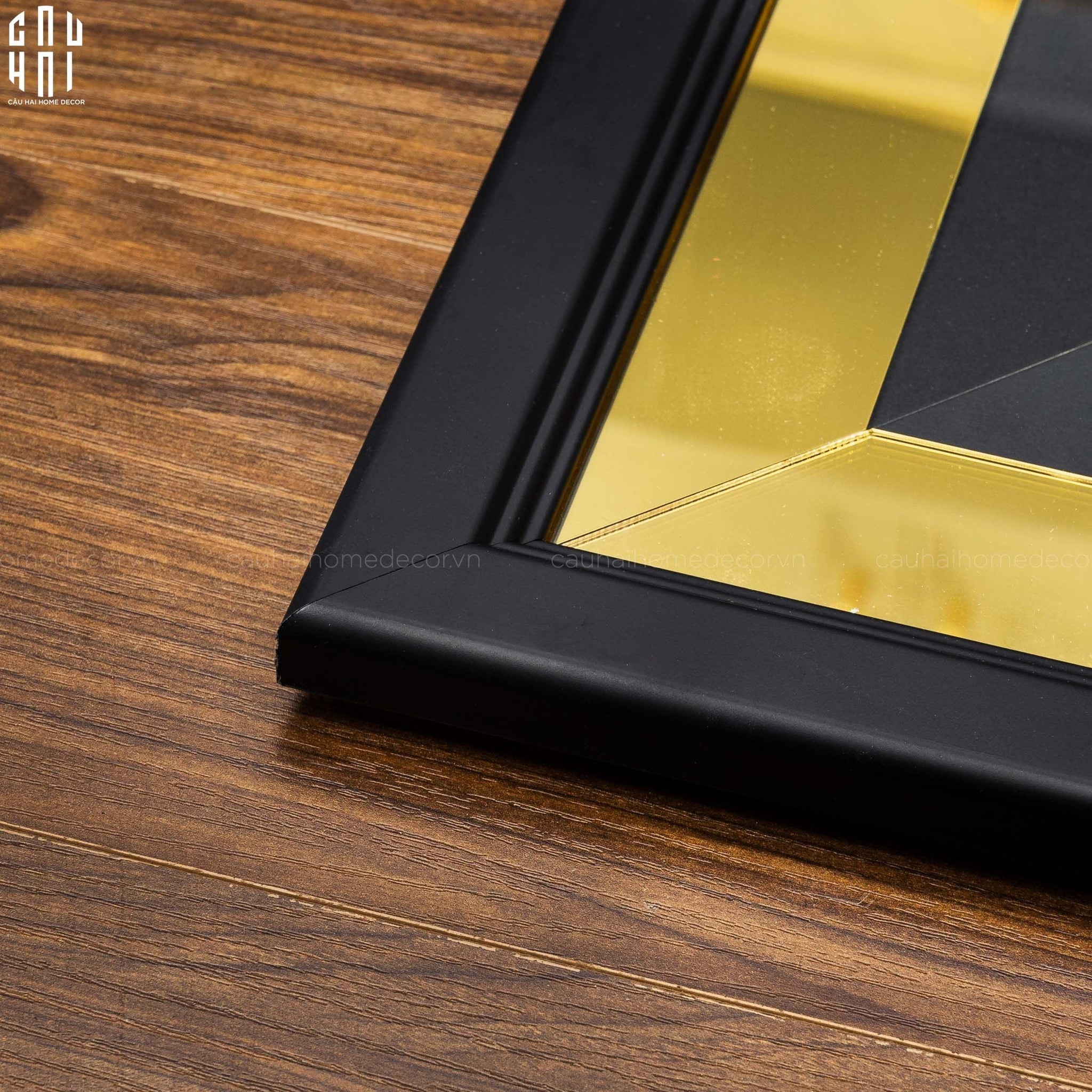 TRANH CANVAS TREO TƯỜNG H CHEVAL BLING BLING 95X95CM - KHUNG GỖ CÓ KÍNH-CẬU HAI HOME DECOR