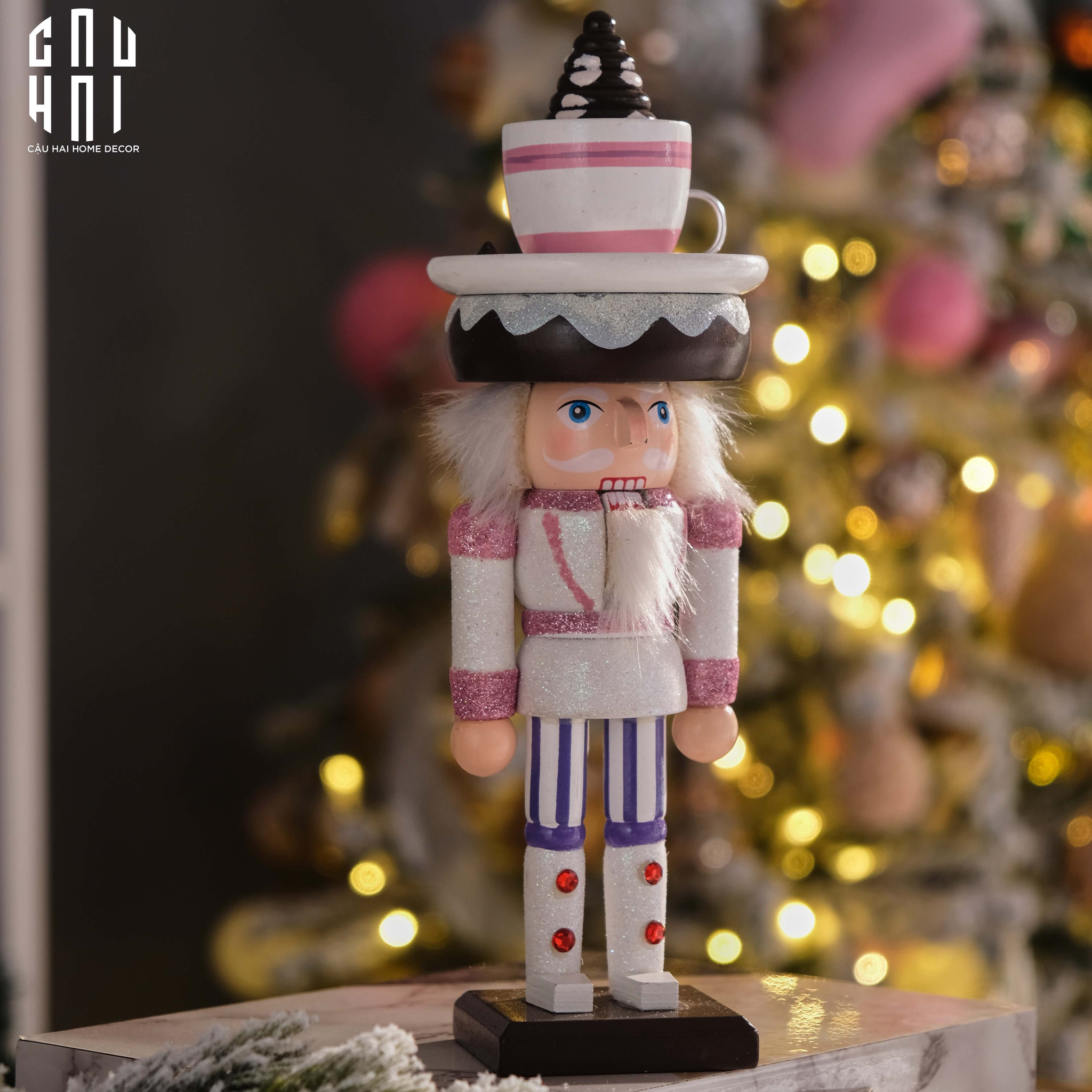 TƯỢNG CHÚ LÍNH CHÌ - MUSKERTEER NUTCRACKER CUPCAKE-CẬU HAI HOME DECOR