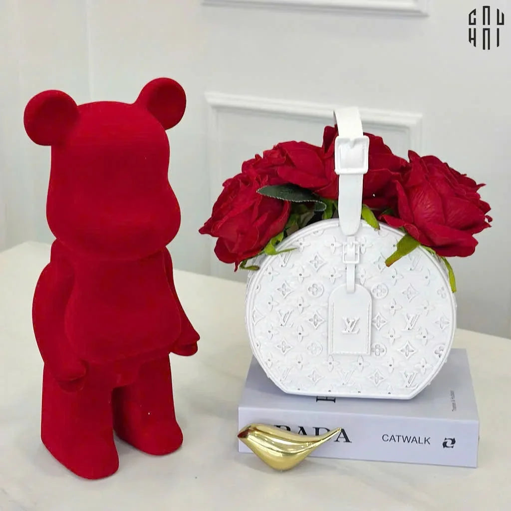 Tượng Trang Trí Red Velvet Bearbrick-CẬU HAI HOME DECOR