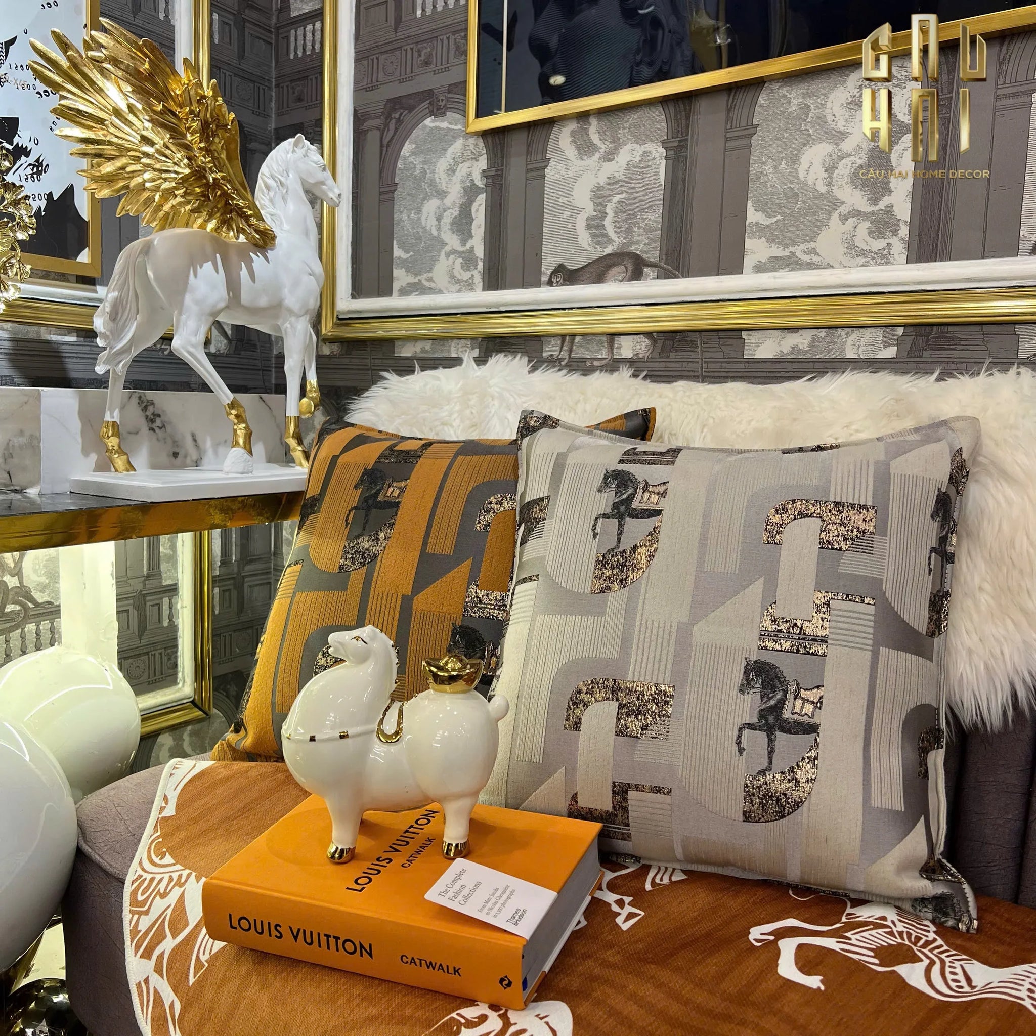 VỎ GỐI LỤA ORANGE VELVET GALLOP 50.-CẬU HAI HOME DECOR