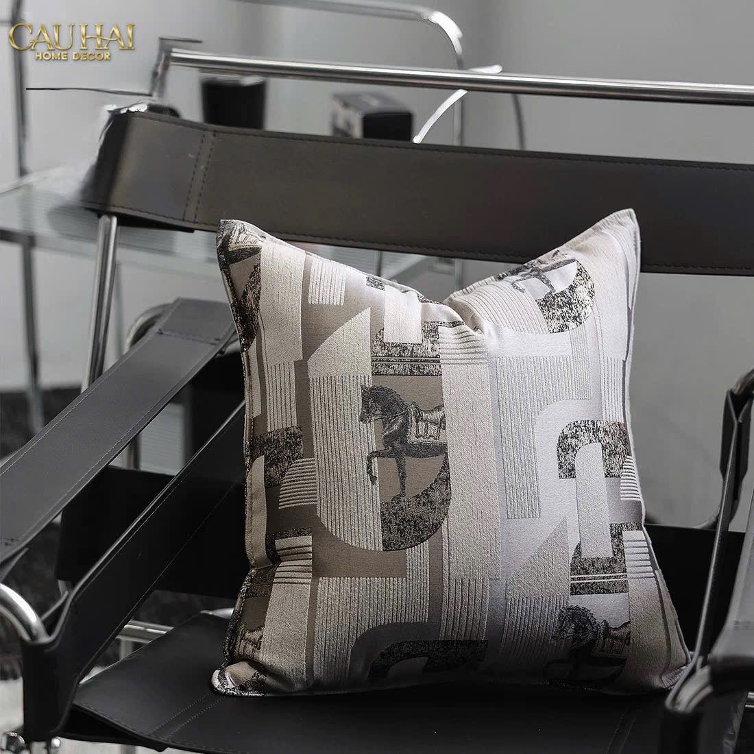 VỎ GỐI LỤA WHITE VELVET GALLOP 50.-CẬU HAI HOME DECOR