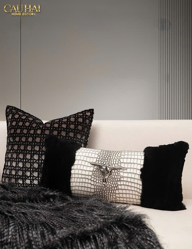 VỎ GỐI NHUNG ARGENT VELVET CANNAGE ENIGMA 45-CẬU HAI HOME DECOR