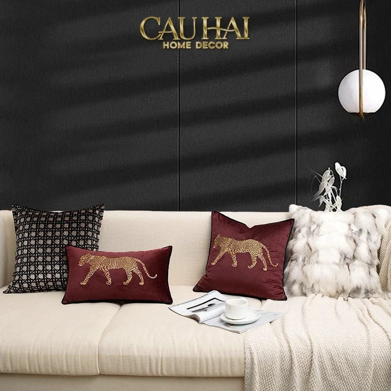 Vỏ Gối Nhung Đỏ Báo Đốm Burgundy Panther Écartier 45-CẬU HAI HOME DECOR