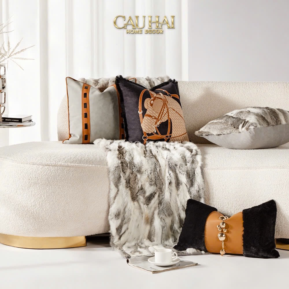 VỎ GỐI NHUNG NOCTURNE ÉQUESTRE LEATHER HARNESS 45-CẬU HAI HOME DECOR