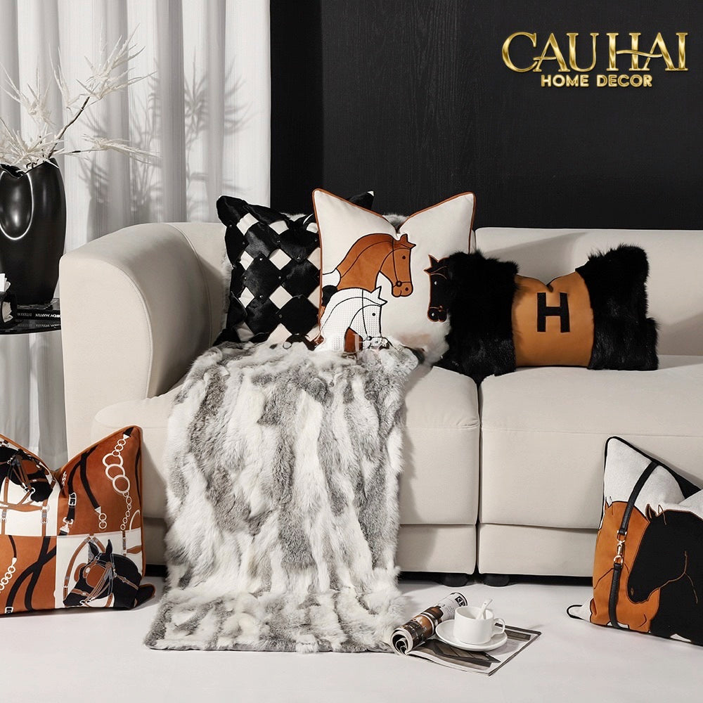 Vỏ Gối Nhung Triptyque Équestre Moderne Embroidered Dialogue 45-VỎ GỐI SOFA-CẬU HAI HOME DECOR