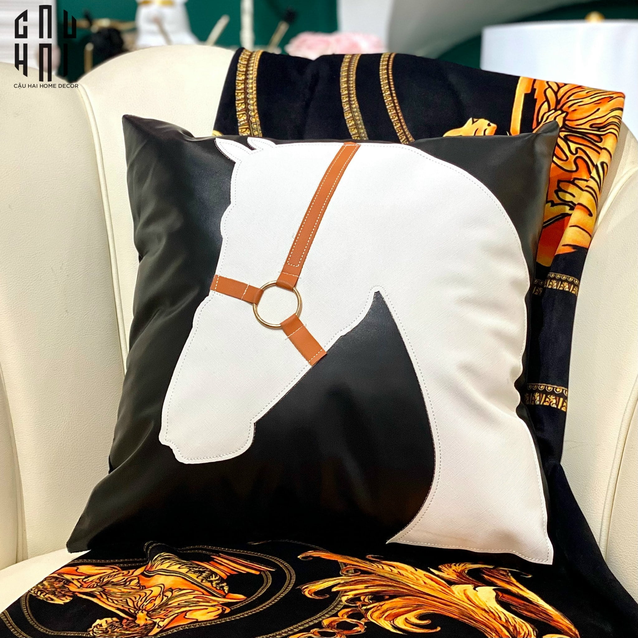 VỎ GỐI SOFA DA PU WHITE HORSE 40X40 CM-CẬU HAI HOME DECOR