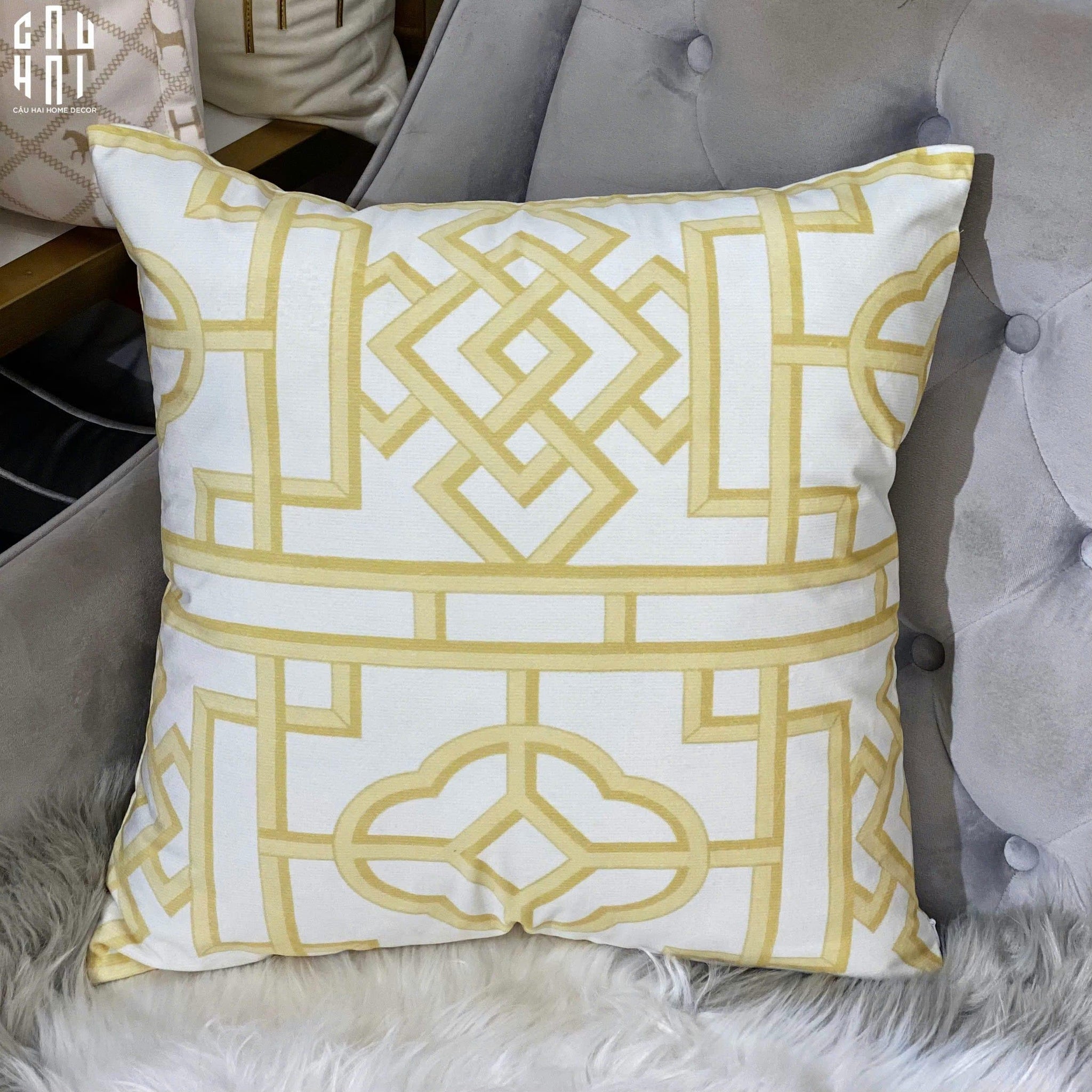 VỎ GỐI SOFA NHUNG GOLDEN AMORIN 45.-CẬU HAI HOME DECOR