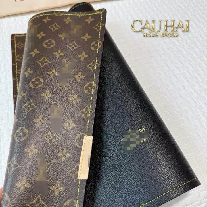 HOME COUTURE - TẤM LÓT LOUIS VIVIENNE IN WONDERLAND TABLE MAT 40X60